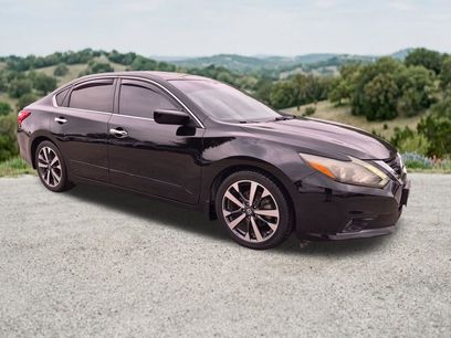 Used 2016 Nissan Altima 2.5 SR w/ LED Appearance Package