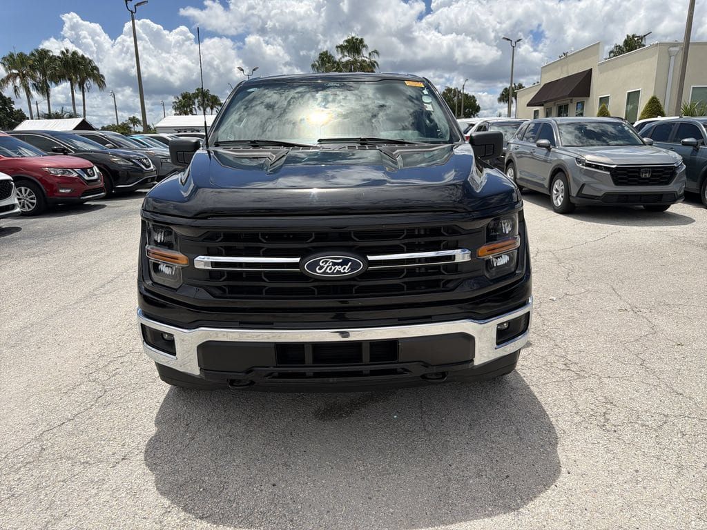 Used 2025 Ford F150 XLT w/ Equipment Group 301A Standard AWD/4WD image 9