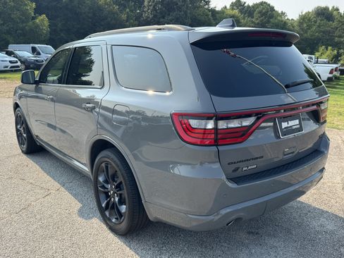 Used 2025 Dodge Durango R/T w/ Blacktop Package AWD/4WD image 7