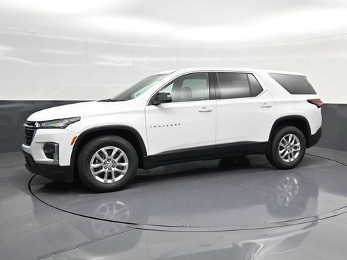 Used 2023 Chevrolet Traverse LS FWD image 7