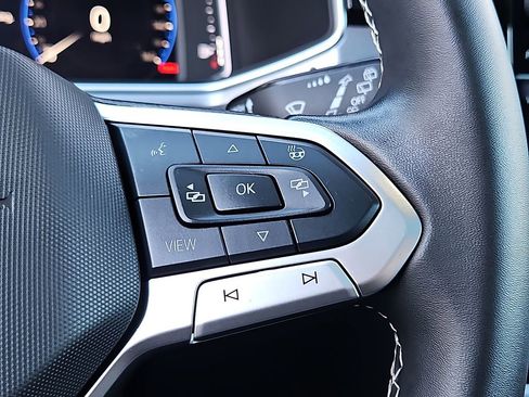 Certified 2025 Volkswagen Taos SEL image 25