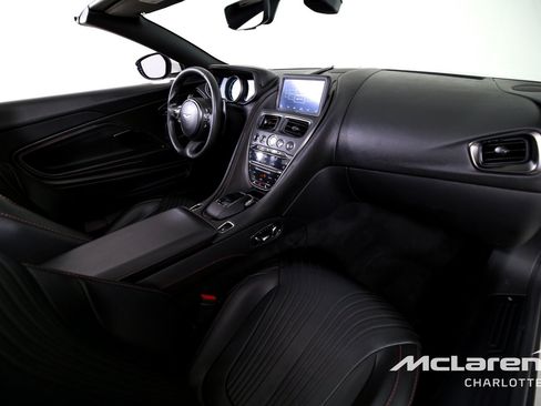 Used 2020 Aston Martin DB11 Volante RWD image 22