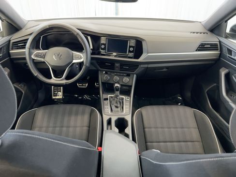 Used 2024 Volkswagen Jetta Sport image 16