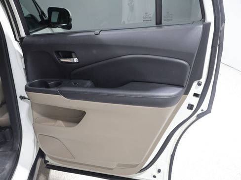 Used 2016 Honda Pilot Touring image 21