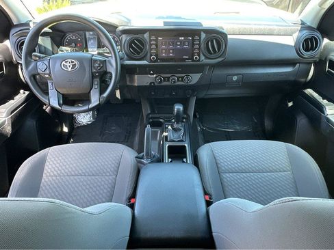 Used 2022 Toyota Tacoma SR RWD image 4