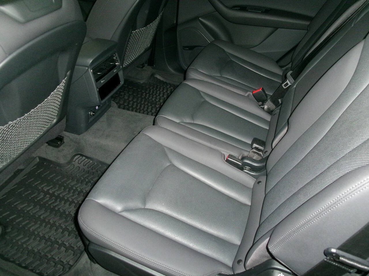 Used 2020 Audi Q7 3.0T Prestige w/ Prestige Package AWD/4WD image 10