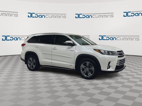 Used 2019 Toyota Highlander Limited Platinum AWD/4WD image 2