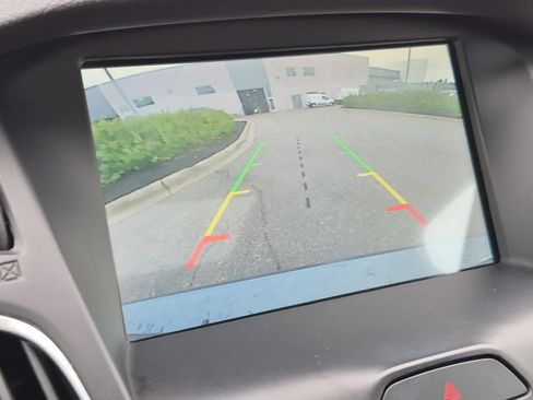 Used 2018 Ford Focus Titanium FWD image 31