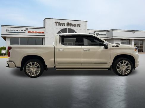 Used 2022 Chevrolet Silverado 1500 High Country w/ Technology Package image 6