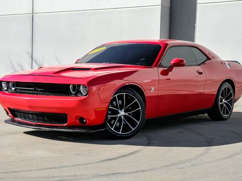 Used 2016 Dodge Challenger R/T Scat Pack image 5