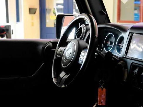 Used 2017 Jeep Wrangler Unlimited Sport AWD/4WD image 13