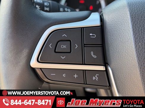 Used 2025 Toyota Highlander LE image 24