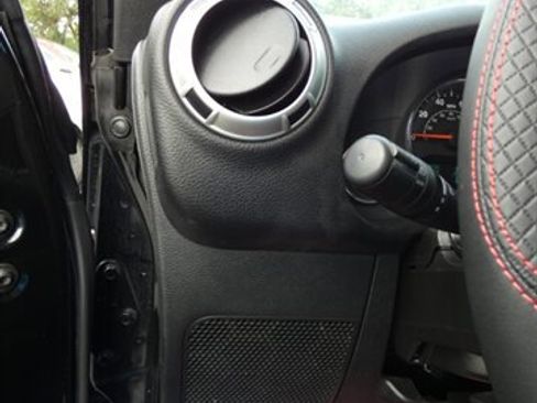 Used 2017 Jeep Wrangler Unlimited Sahara w/ Connectivity Group image 22