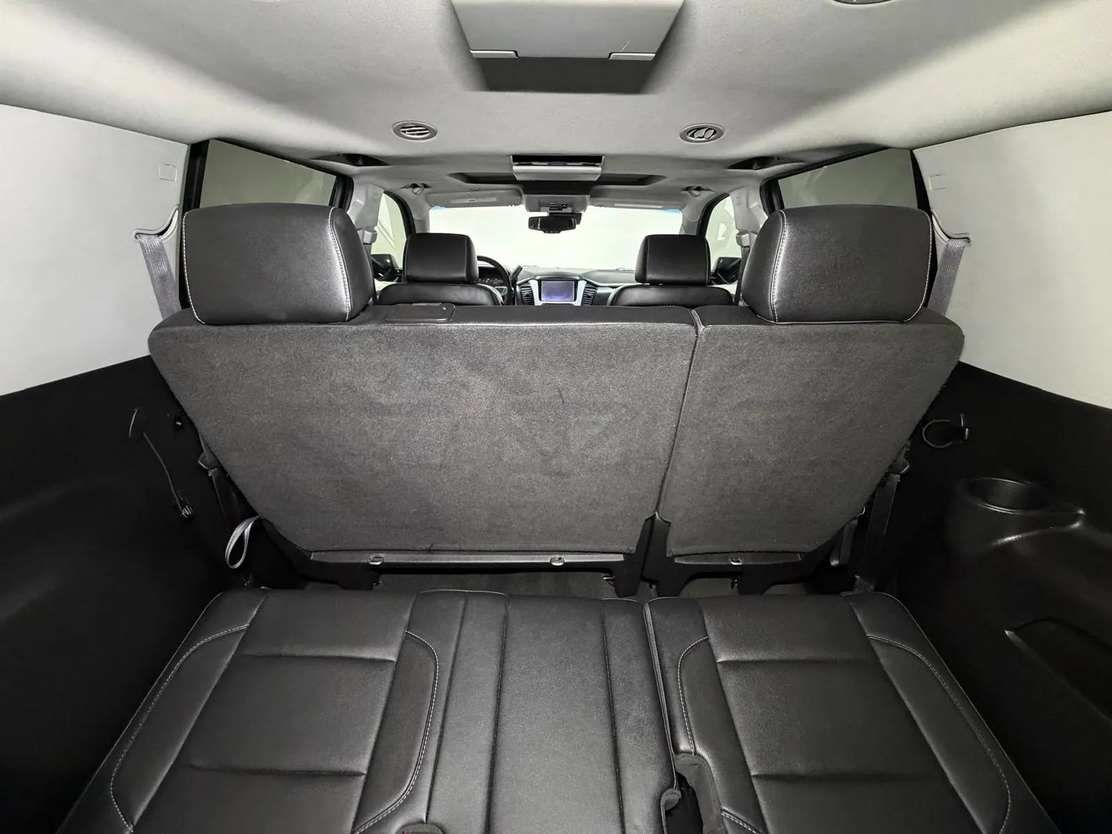 Used 2016 GMC Yukon XL SLT w/ Open Road Package RWD image 17