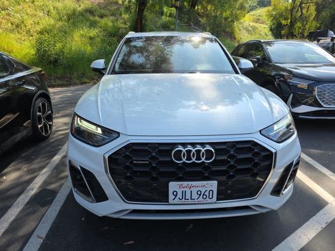 Used 2023 Audi Q5 2.0T Premium w/ Convenience Package image 2