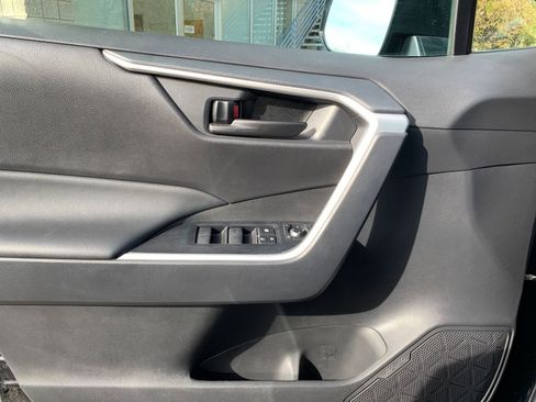 Used 2025 Toyota RAV4 LE image 20