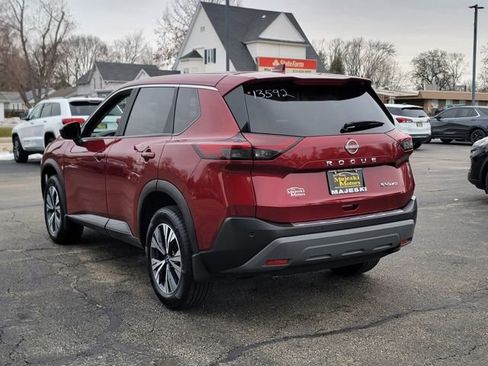 Used 2023 Nissan Rogue SV image 5