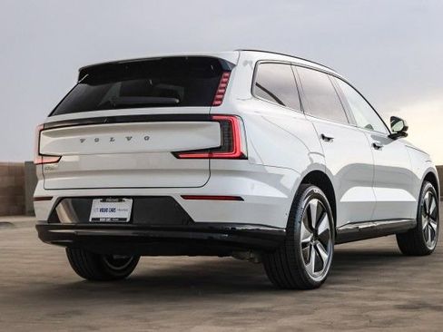 New 2025 Volvo EX90 Plus image 4