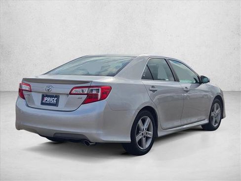 Used 2012 Toyota Camry SE image 4