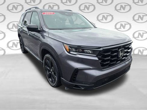 Used 2025 Honda Pilot Black Edition image 12