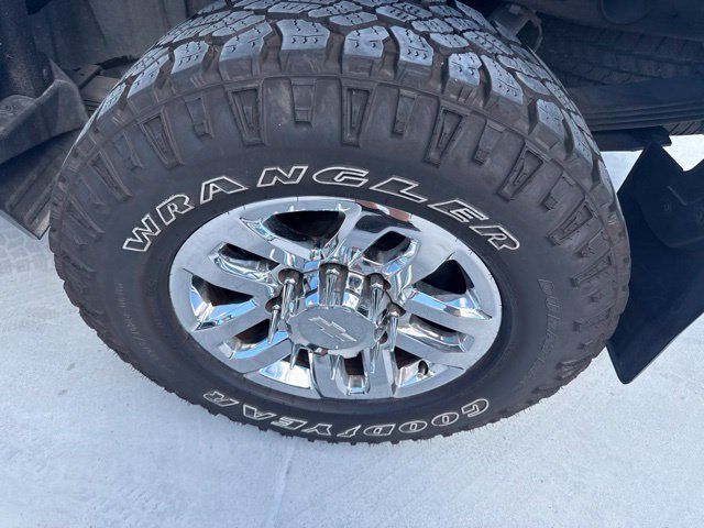Used 2019 Chevrolet Silverado 2500 LTZ w/ Duramax Plus Package AWD/4WD image 19