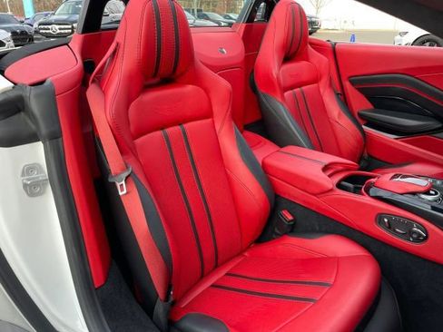 Used 2021 Aston Martin V8 Vantage Roadster image 31