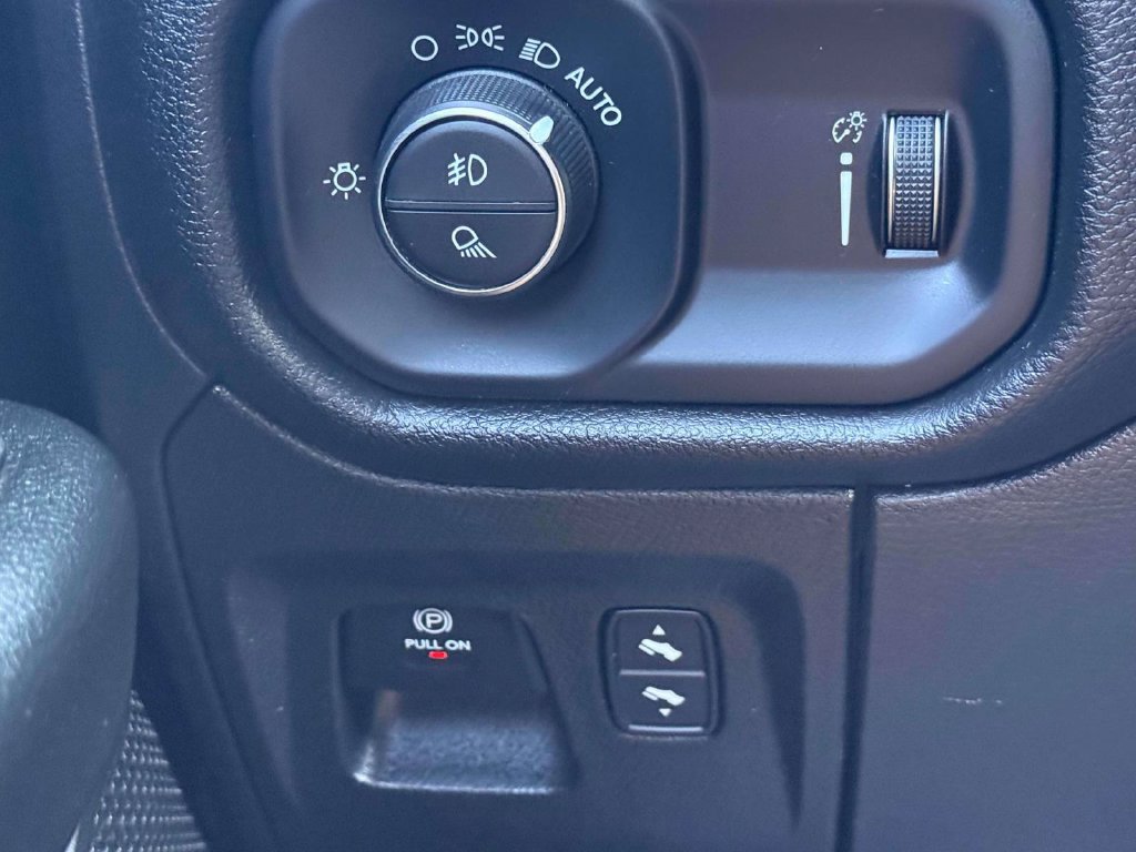 Used 2022 RAM 1500 Big Horn AWD/4WD image 19