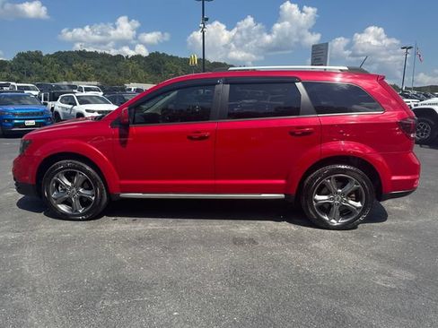 Used 2018 Dodge Journey Crossroad FWD image 2
