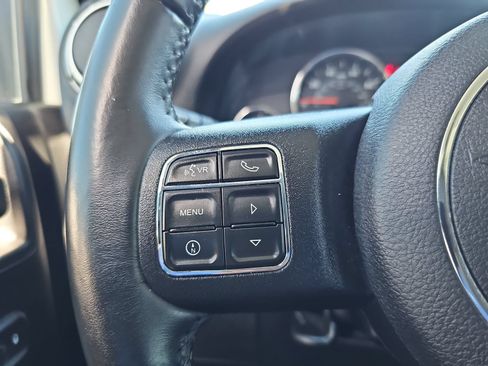 Used 2017 Jeep Wrangler Unlimited Sahara w/ Connectivity Group AWD/4WD image 17