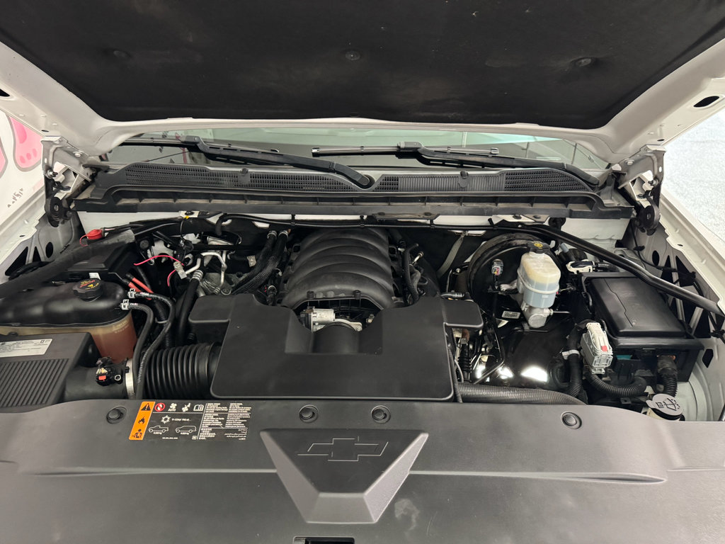 Used 2018 Chevrolet Silverado 1500 LT w/ LT Convenience Package AWD/4WD image 6