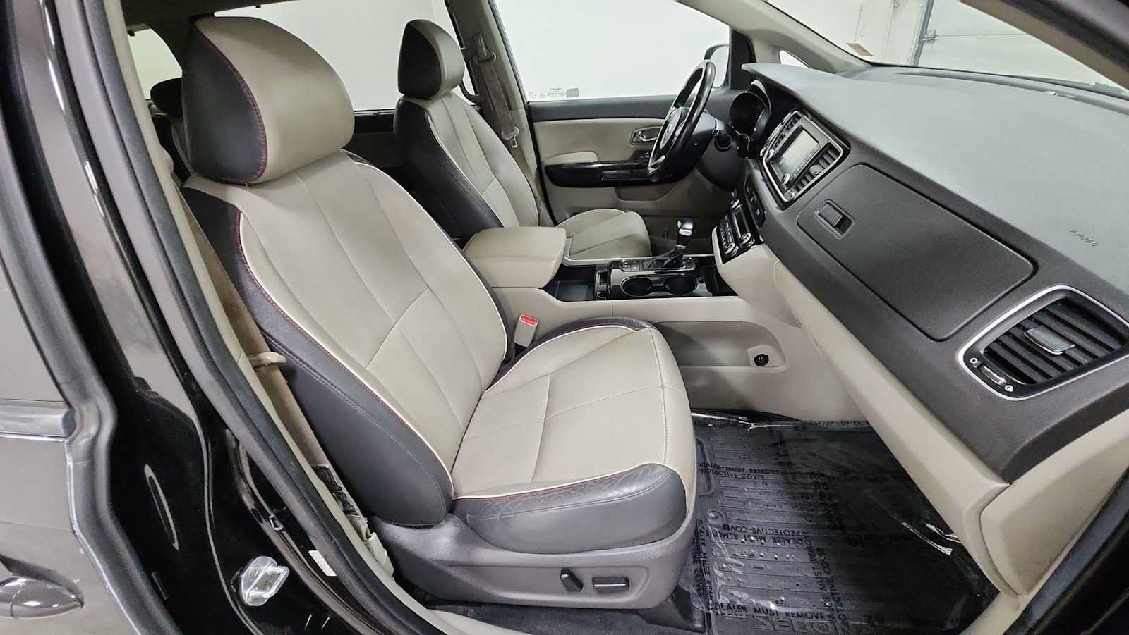 Used 2017 Kia Sedona EX FWD image 29