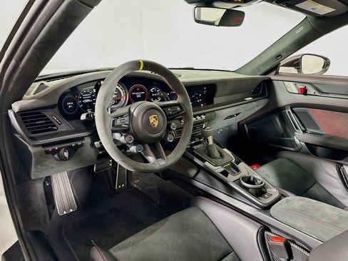 Certified 2025 Porsche 911 GT3 RS RWD image 11