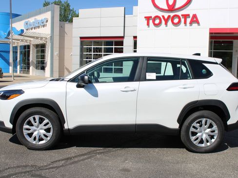 New 2026 Toyota Corolla Cross L AWD/4WD image 11