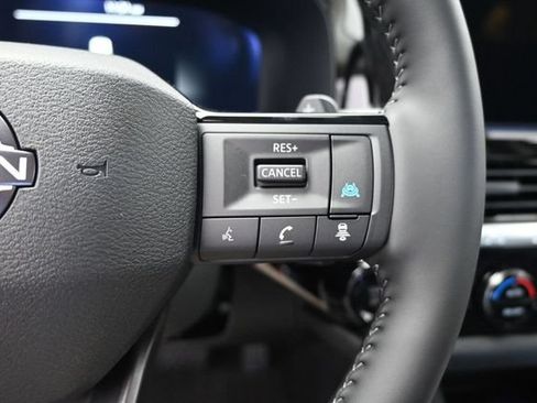 Used 2026 Nissan Pathfinder Platinum FWD image 35
