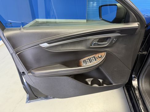 Used 2015 Chevrolet Impala LT w/ Convenience Package FWD image 9