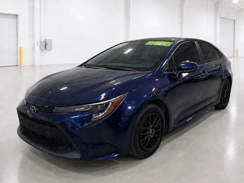 Used 2021 Toyota Corolla LE FWD image 1