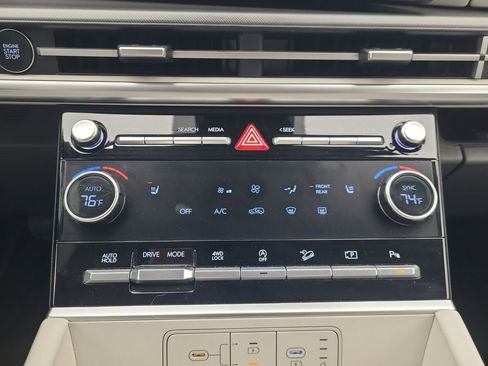 Used 2025 Hyundai Santa Fe SEL AWD/4WD image 23