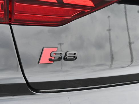Used 2024 Audi S8 image 19