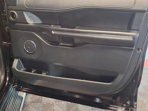 Used 2021 Ford Expedition XLT AWD/4WD image 12