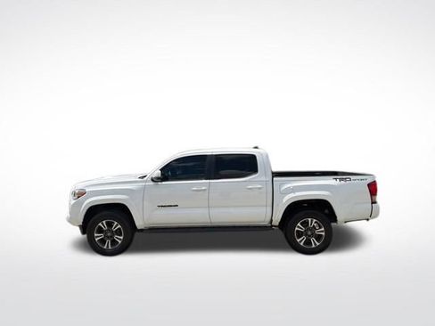 Used 2017 Toyota Tacoma TRD Sport w/ Tow Package RWD image 6