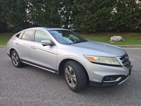 Used 2015 Honda Crosstour EX-L image 3
