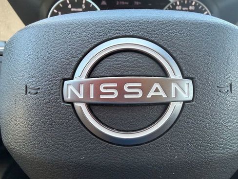 Used 2025 Nissan Rogue SV FWD image 26