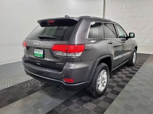 Used 2019 Jeep Grand Cherokee Laredo AWD/4WD image 9
