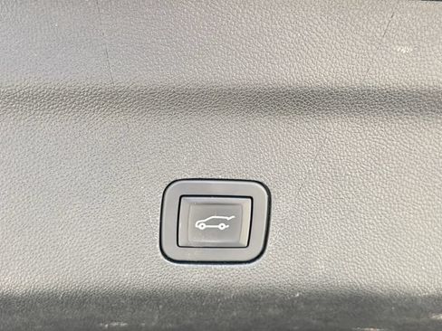Used 2025 Cadillac Escalade ESV Premium Luxury w/ LPO, Floor Liner Package AWD/4WD image 26