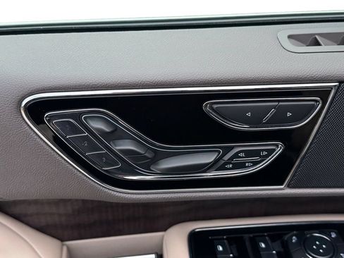 Used 2024 Lincoln Navigator Reserve AWD/4WD image 10