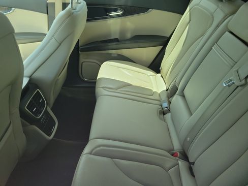 Used 2018 Lincoln MKX Reserve FWD image 10