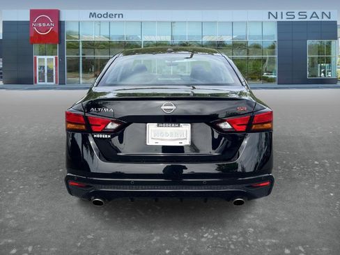 Used 2024 Nissan Altima 2.5 SR w/ SR Premium Package image 6