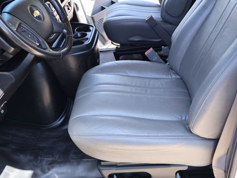 Used 2020 Chevrolet Express 3500 w/ Power Convenience Package RWD image 11