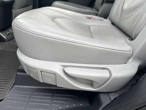 Used 2021 Toyota Highlander Limited AWD/4WD image 29