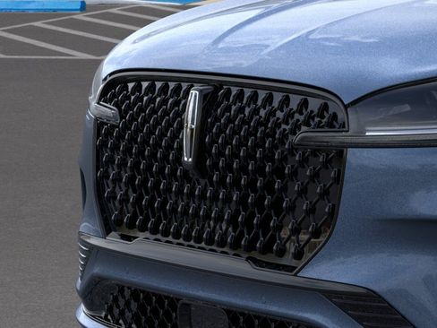New 2026 Lincoln Aviator 2WD w/ Jet Appearance Package image 17